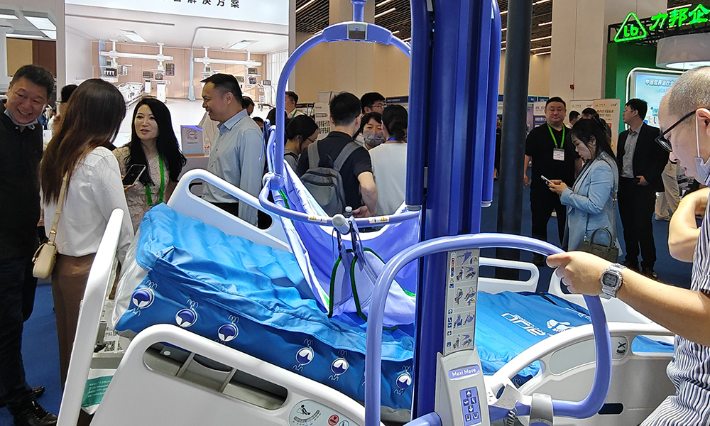 Caretek Brilla en la Conferencia de Cuidados Críticos de Changsha 2025, Impulsando la Innovación con Tecnología Inteligente